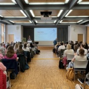 Teilnehmende am Fachkongress in Lübeck zum Thema Sexuelle Gewalt an Kindern und Jugendlichen mit Behinderung